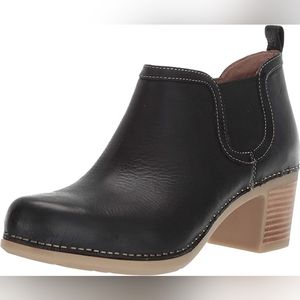 Dansko Black Leather Chelsea Harlene Heeled Booties Size 41 10.5